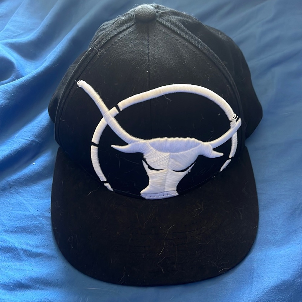 Zhats Z Fit size M/L black and white bull Hat